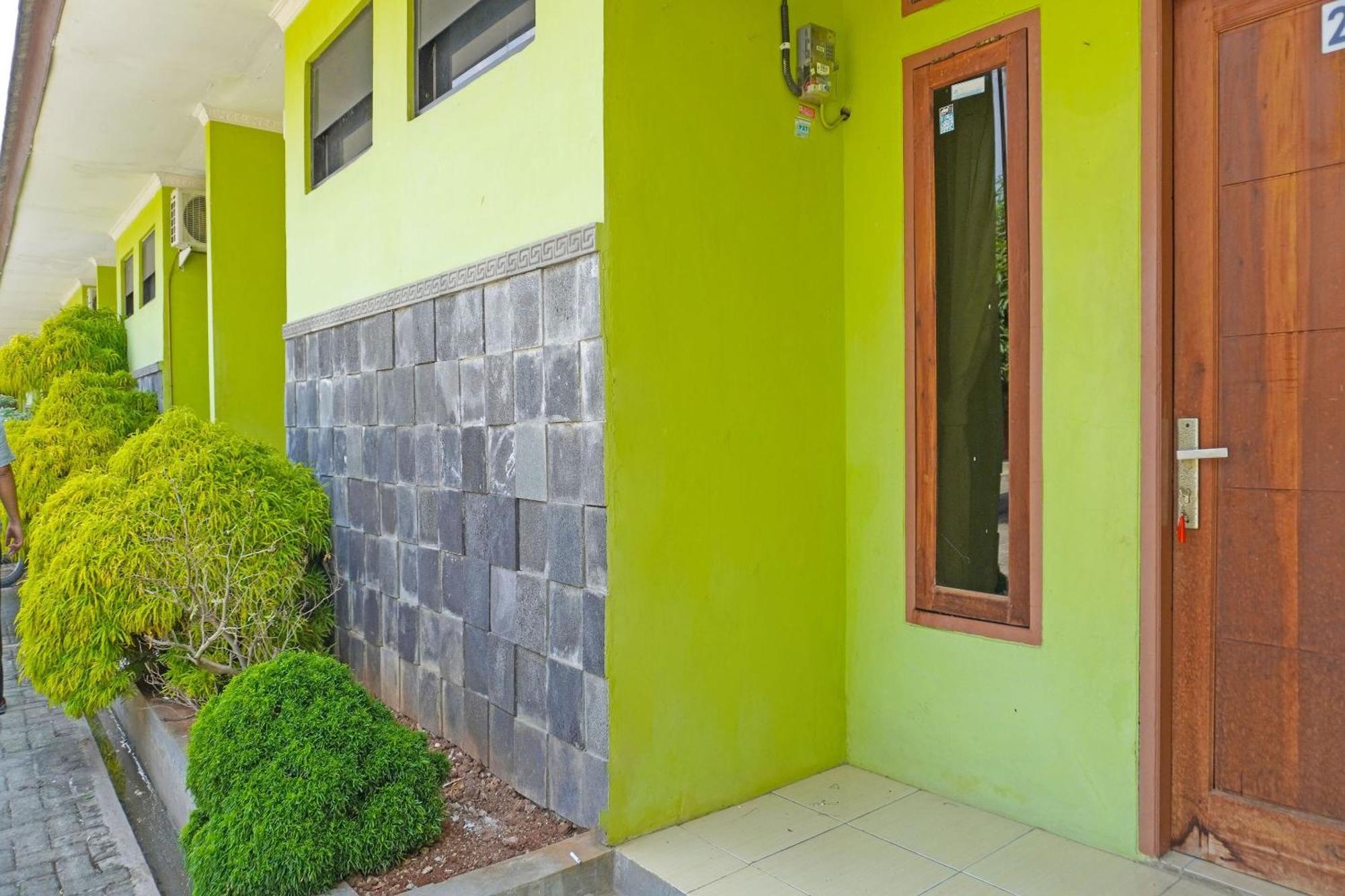 Oyo 91762 Green Home Stay Syariah Purwakarta Exterior foto